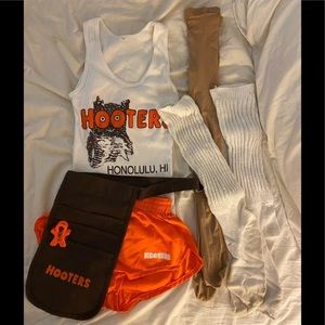 Hooters outfit